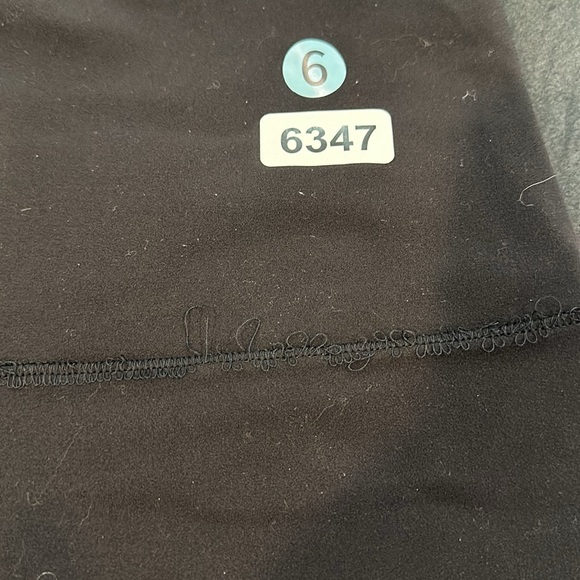 (6347) LULULEMON Align Short *6" Black (Second Release) Sz 6 **FLAW - Picture 5 of 6
